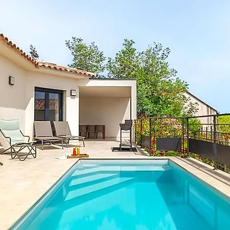 Les De La U Veniqui Hotel 4*
